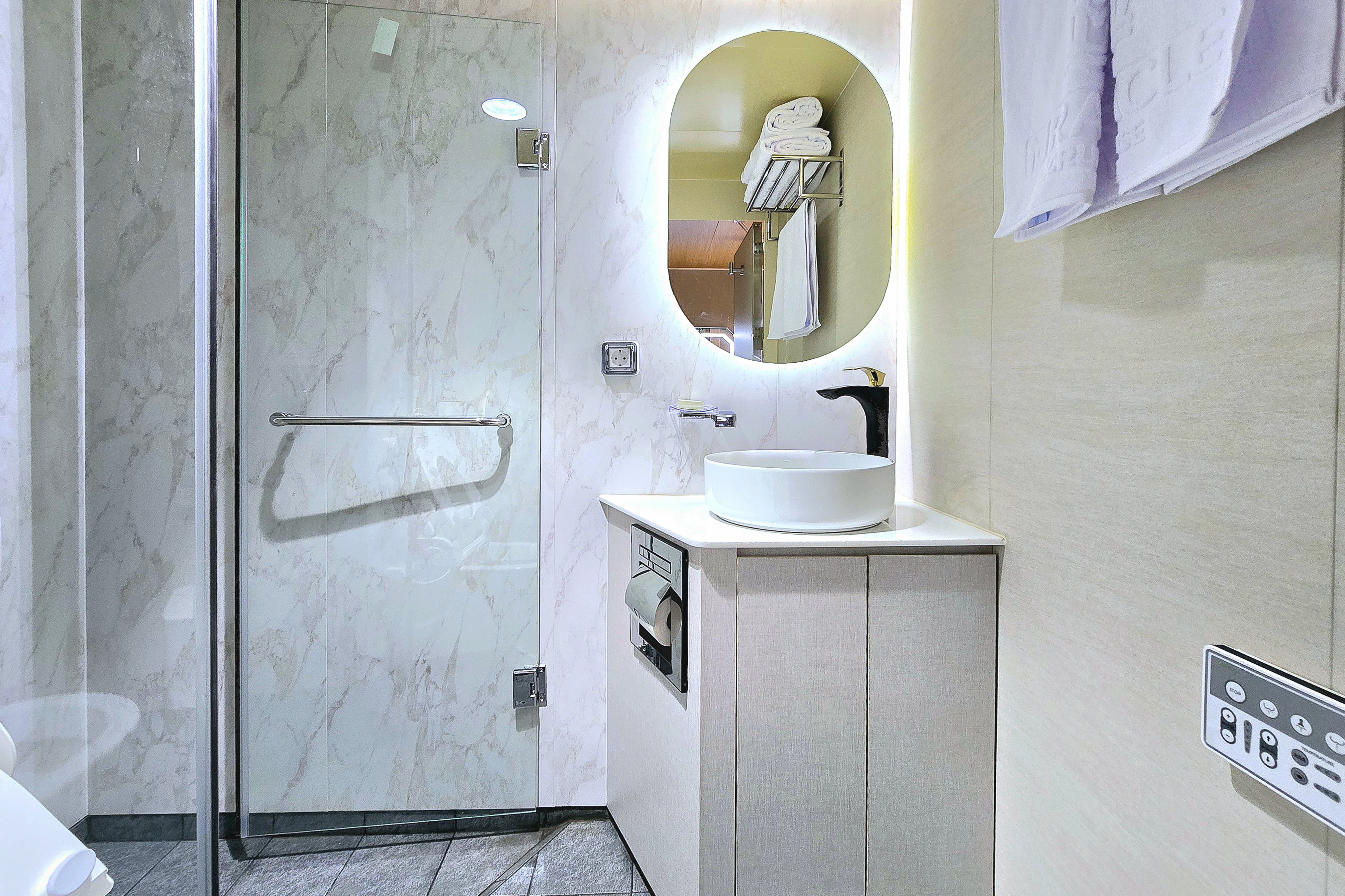 ミラクルクルーズ　船中2泊3