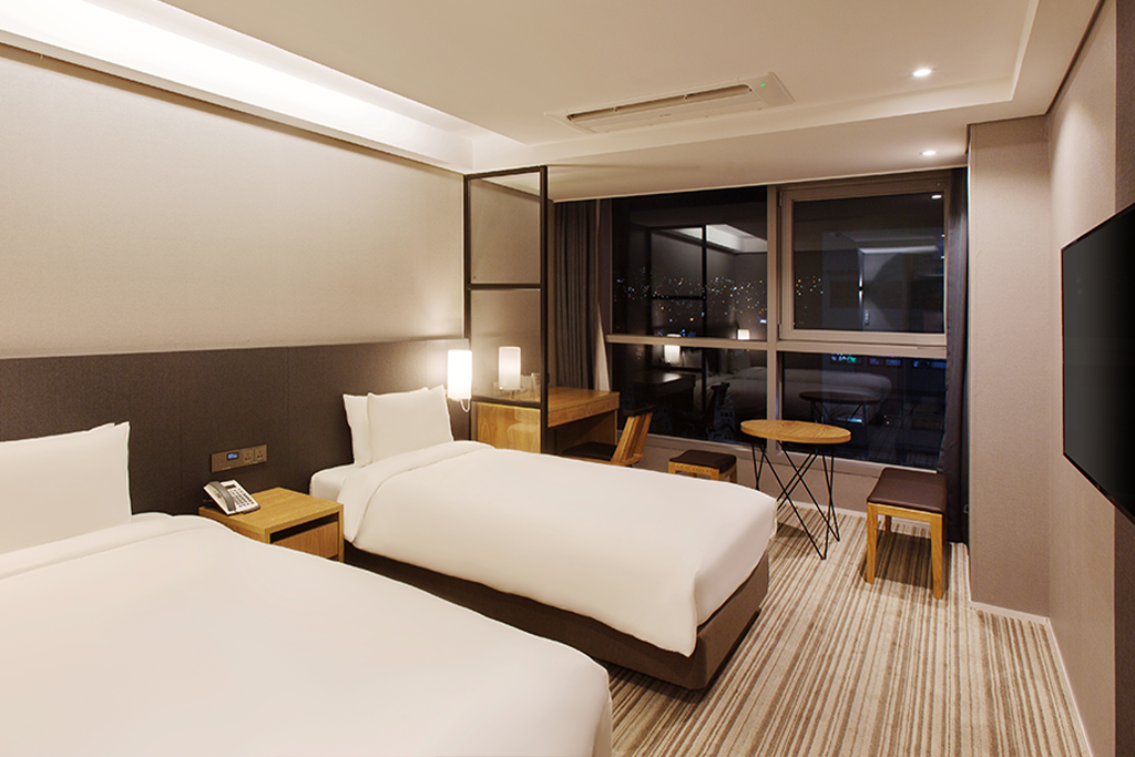 HOTEL ADELA またはAsti Hotel Busan Station1
